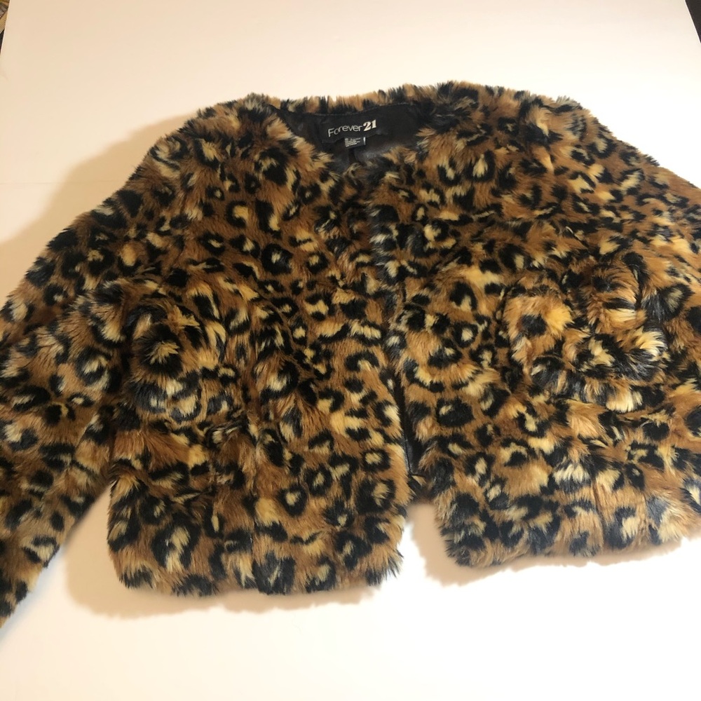 Forever21 faux fur leopard cropped coat